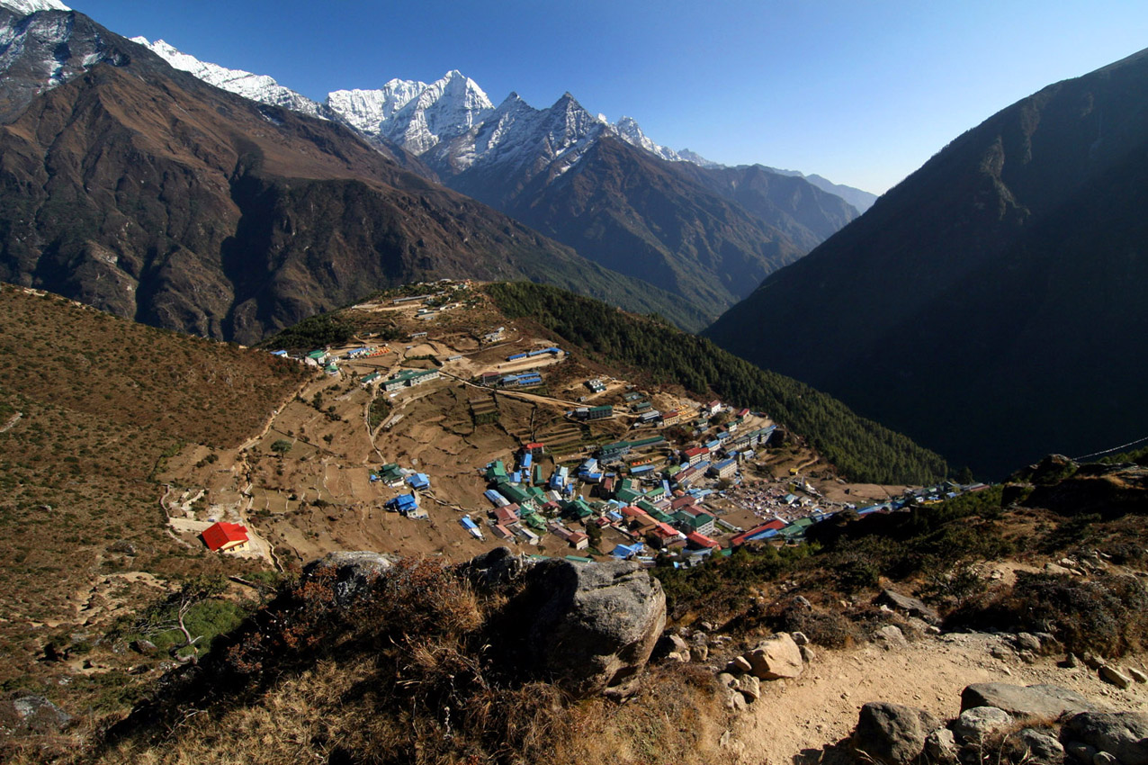 Namche Bazar, Himalaje, Nepal       .